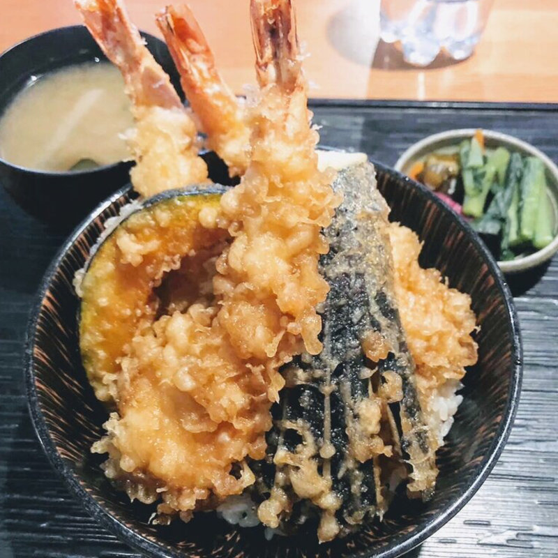 ジャンボ海老天丼(天正 （てんまさ）)