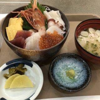 海鮮丼(レストラン まこまない )