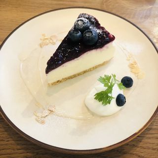 本日のチーズケーキ（ブルーベリーのレアチーズケーキ）(MOVE CAFE)