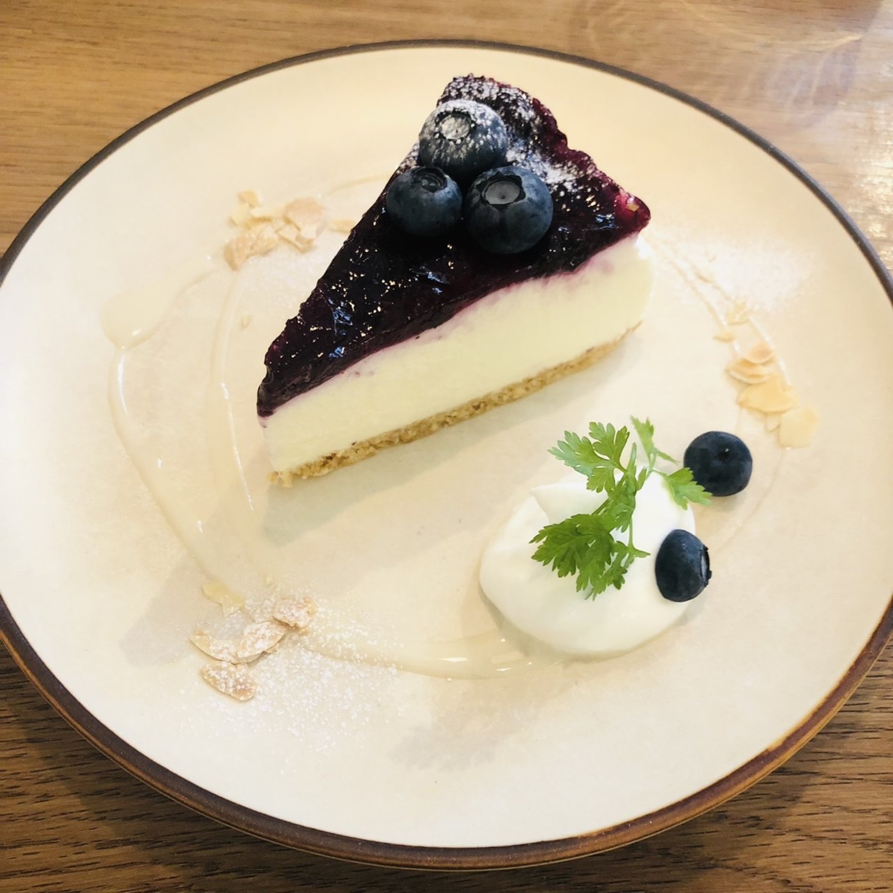 本日のチーズケーキ（ブルーベリーのレアチーズケーキ）(ムブカフェ)の