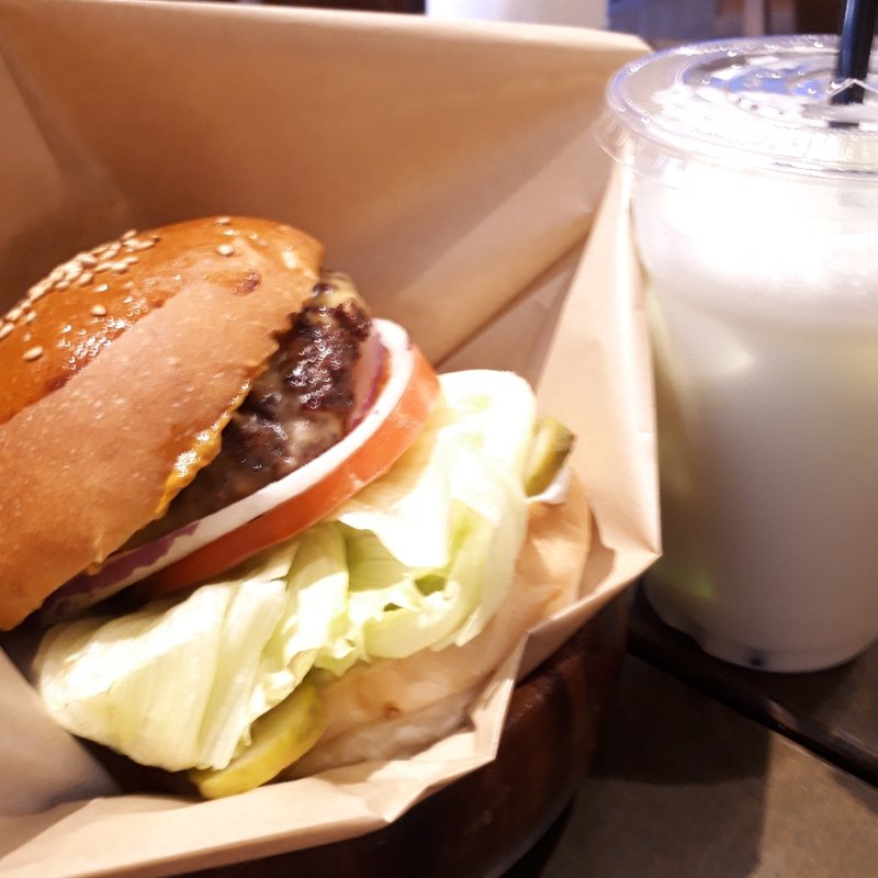 クラシックチーズバーガー　バナナらッシー(オールディーズ バーディー)