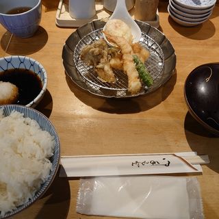 天ぷらめし　(日本橋 天ぷらめし 金子半之助 日本橋店)