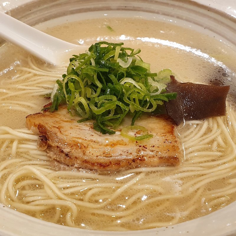 塩芳醇中華そば(芯せかい )