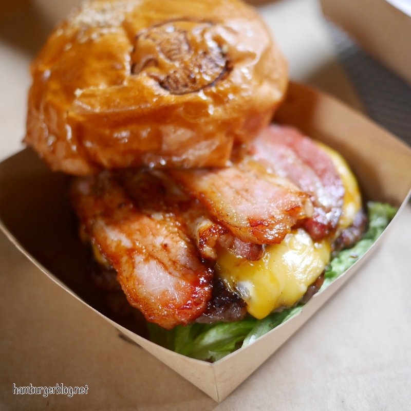 熟成ベーコンチーズバーガー(the good vibes vehicle)