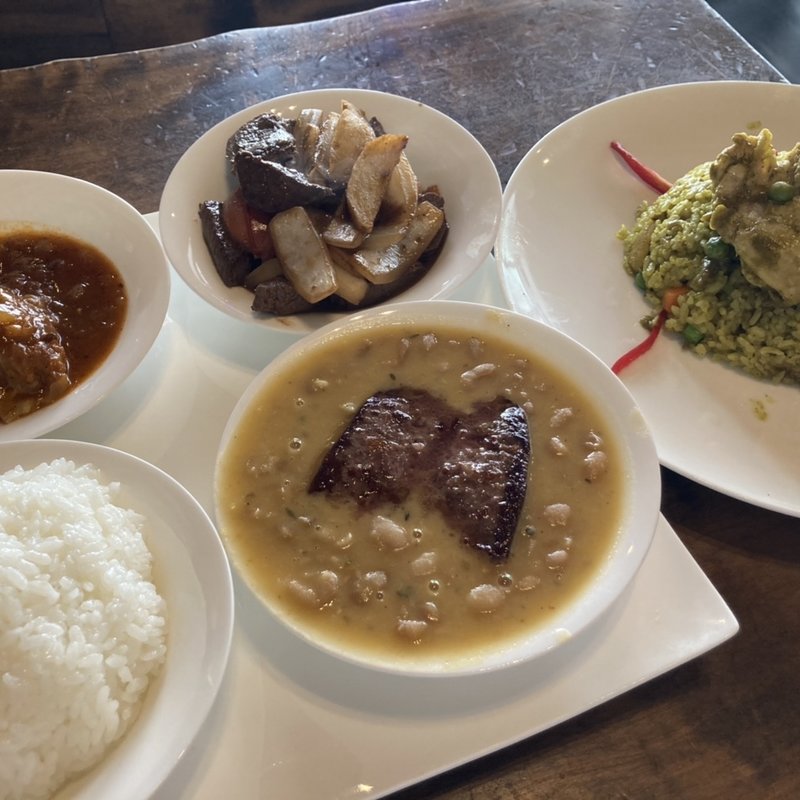 豆の煮込み自家製チョリソ添え(ミラフローレス 渋谷 桜ヶ丘店)