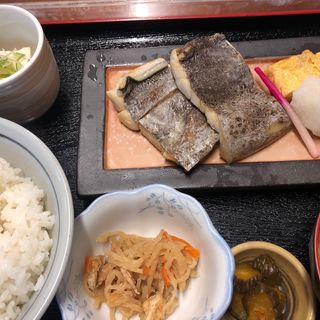 太刀魚塩焼（週替わり定食）(八丁堀 朋（ハッチョウボリ トモ）)