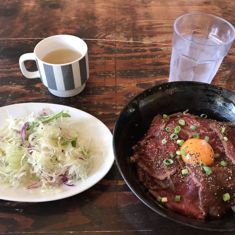 ローストビーフ丼(グリルフクヨシ 相模原本店)