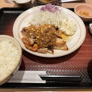 炭火焼きチキンの葱ソース定食(大戸屋 高田馬場駅前店 )