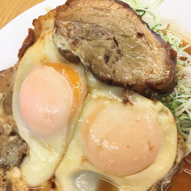チャーシューエッグ(小田保 （おだやす）)