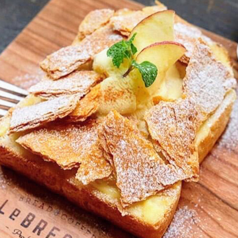 カスタードアップルパイトースト(レブレッソ(Le BRESSO) 目黒武蔵小山店)