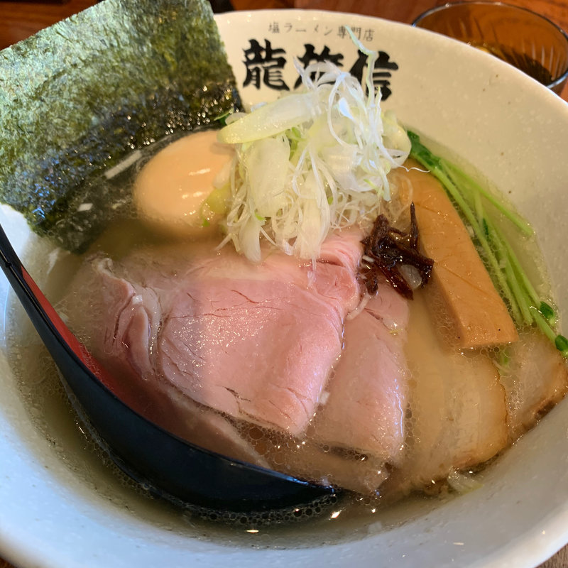 塩ラーメン(龍旗信 本店)