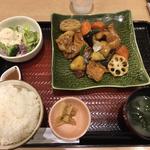 鶏と野菜の黒酢あん定食(大戸屋ごはん処 イオンモール北戸田店)