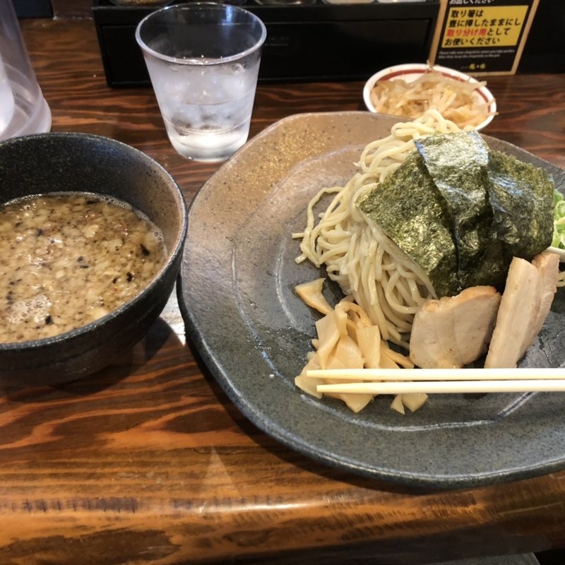 つけ麺(ラーメン 龍の家 新宿 小滝橋通り店 （RAMEN TATSUNOYA）)