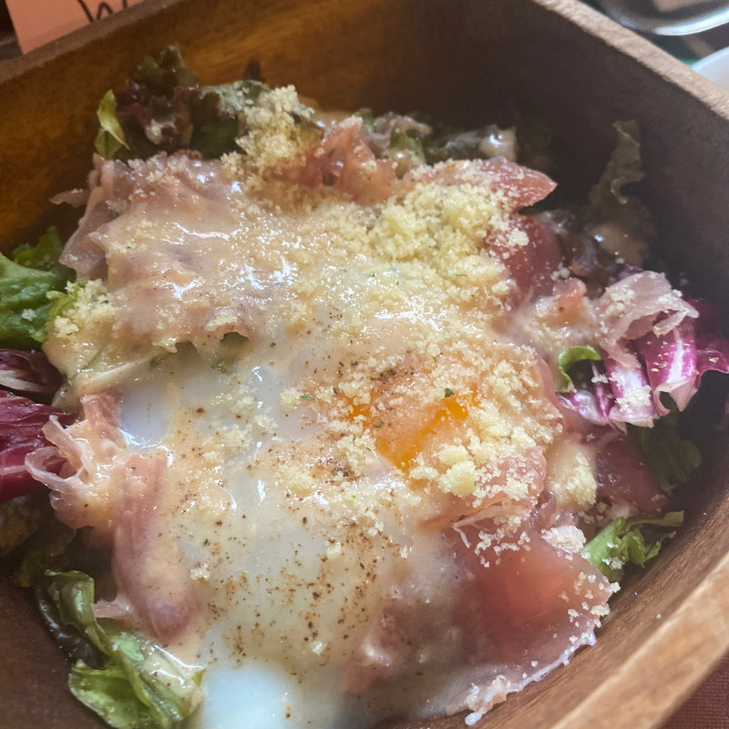 生ハム温玉シーザーサラダ(古民家バル旧本藤邸 )