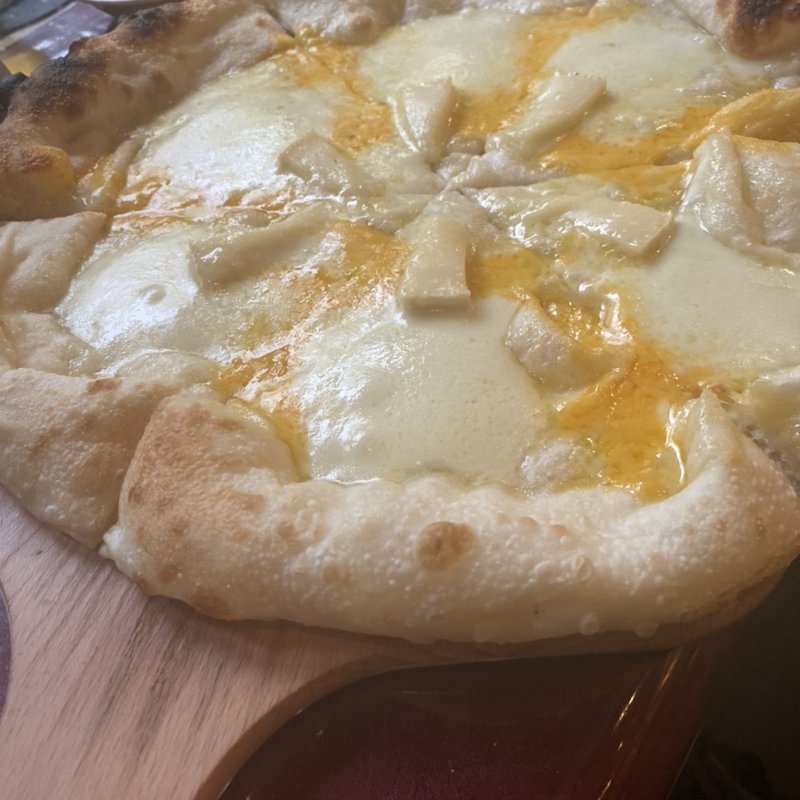 ピザ　チーズチーズチーズ(古民家バル旧本藤邸 )