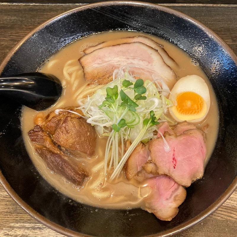 和風とんこつラーメン(自己流ラーメン綿麺 （わためん）)