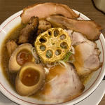 背脂醤油三種のチャーシュー麺(麺や いちころ)