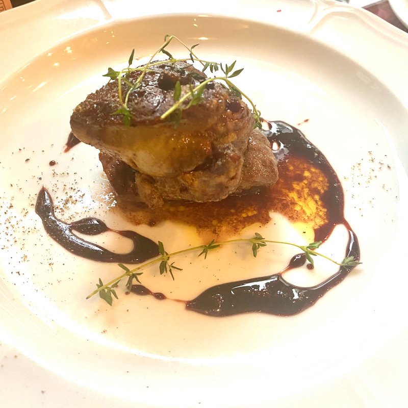 牛ヘレ肉とフォアグラのロッシーニ(古民家バル旧本藤邸 )