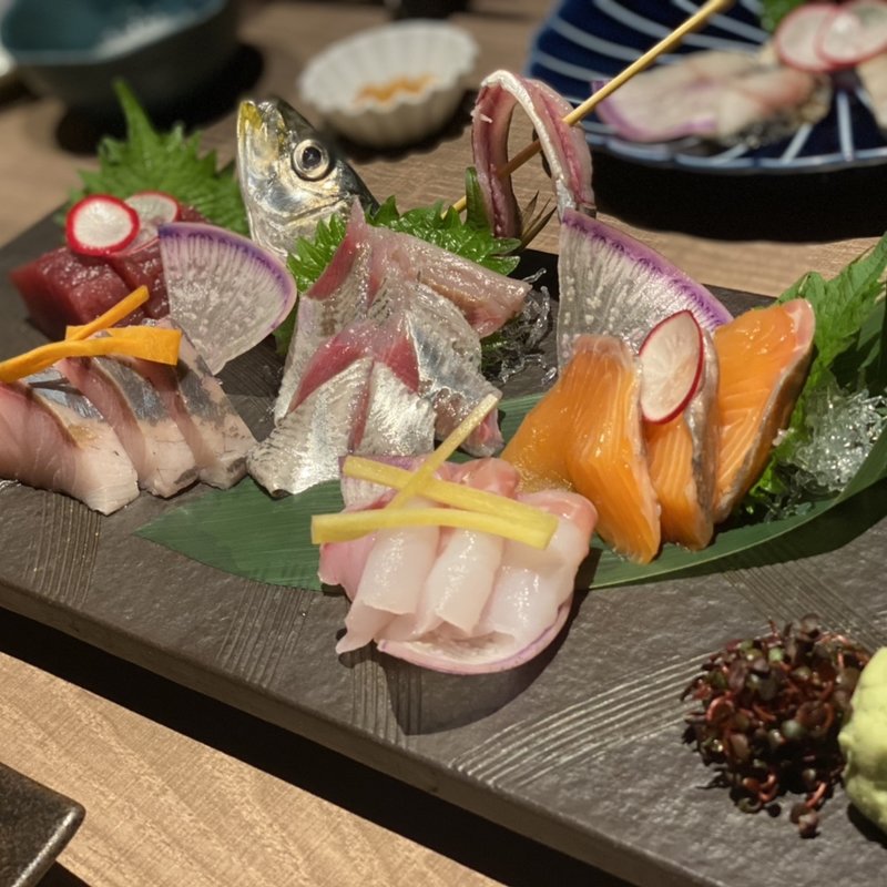 お造り盛合せ(和食バルはれるやHARERUYA北1条店)