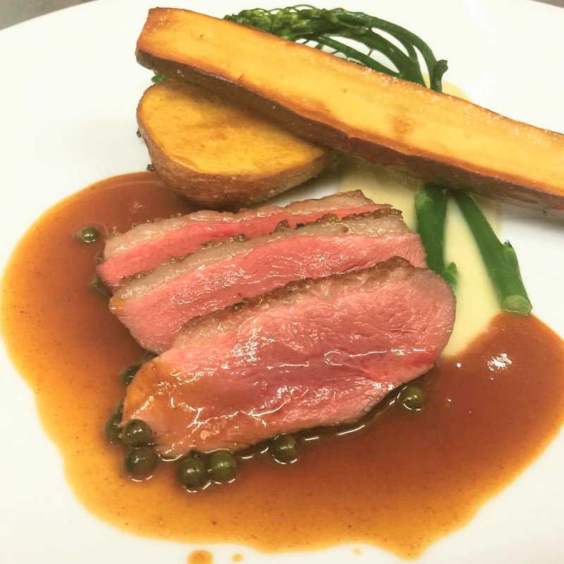 鴨肉のロースト マディラワインソース(ル・ヴァン ドゥ （LE VIN 2 DEUX）)