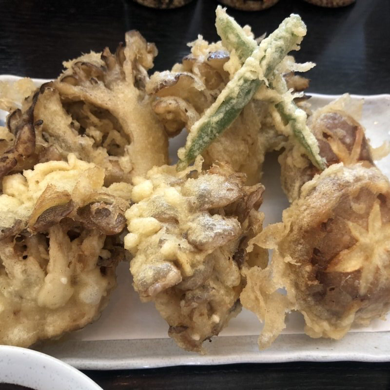 きのこの天ぷらの三種盛り(ふくだや )
