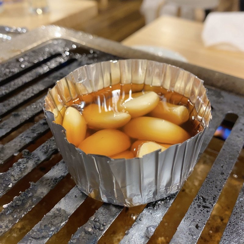 にんにくホイル焼き(大衆ホルモン・やきにく煙力 伏見店)