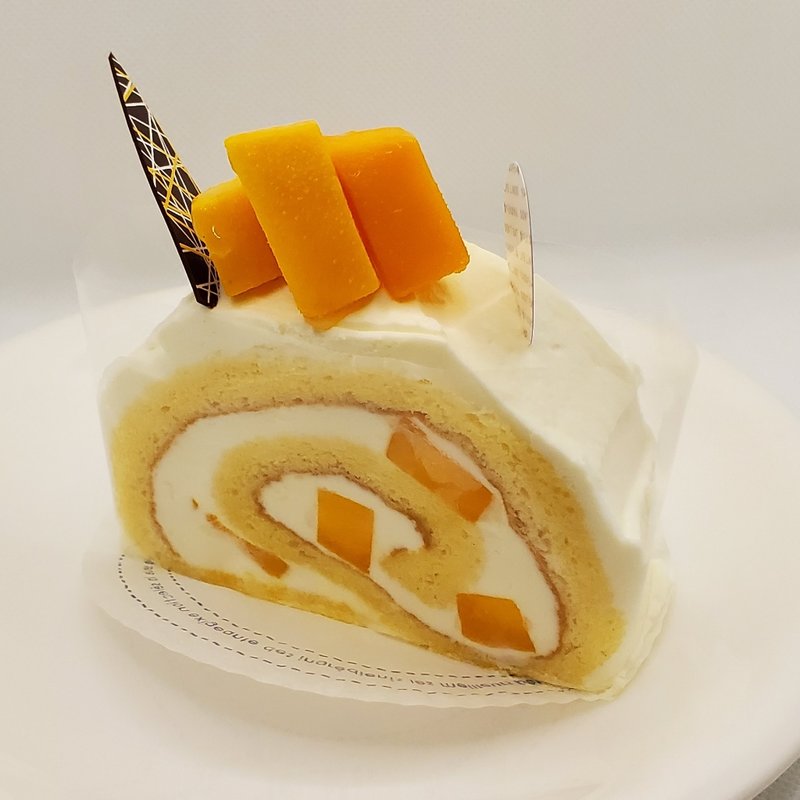 湘南マンゴーのロールケーキ(Domine joie ドミネジョワ)