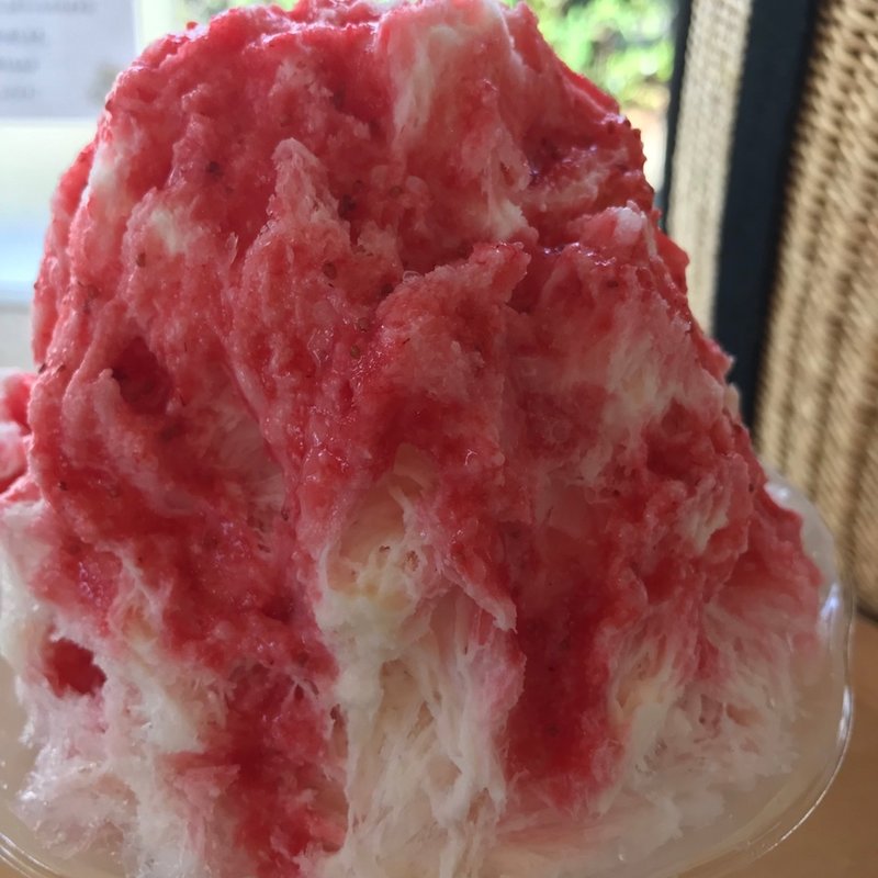 生苺ミルク(旬月神楽白島工房)