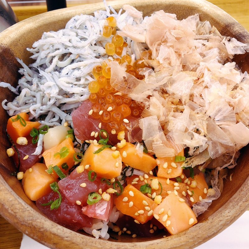 しらすたっぷり海鮮ぶっかけごはん(こめらく 足柄サービスエリア店 )