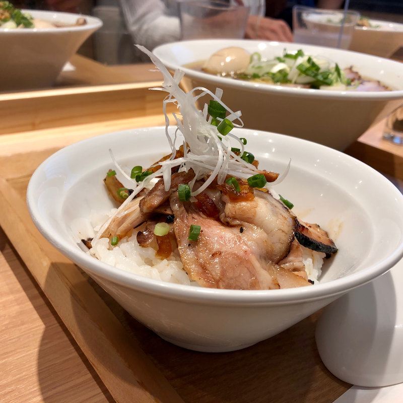 平田牧場の豚丼山椒付き(西尾中華そば(ラーメンWalkerキッチン限定出店))