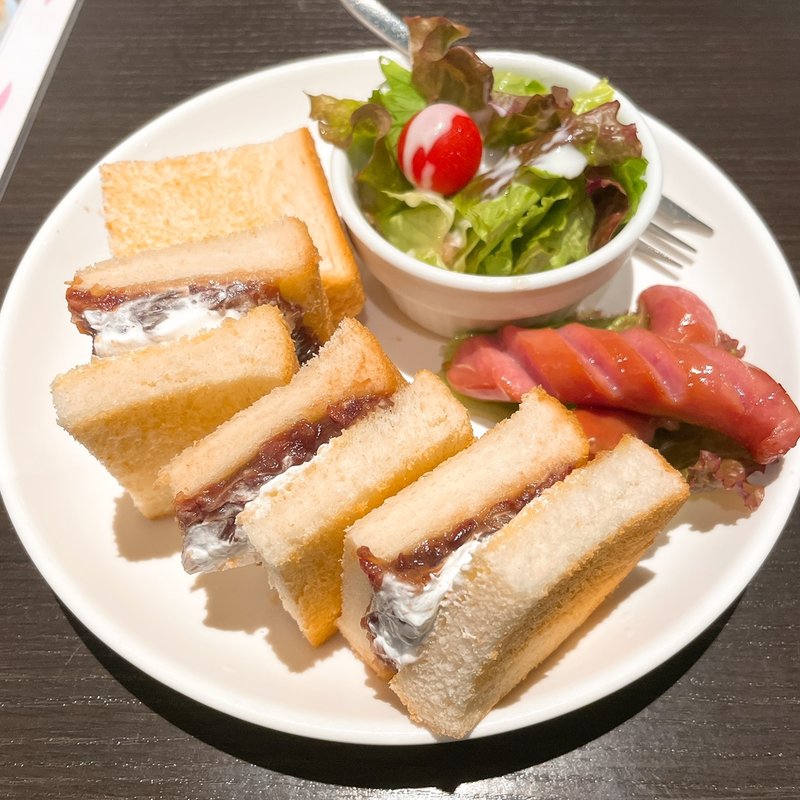 モーニングCセット(カフェ&バー　つばき名駅店)