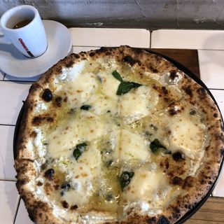 クアトロフォルマッジピザ(イル・ピッツァイオーロ （Il Pizzaiolo）)