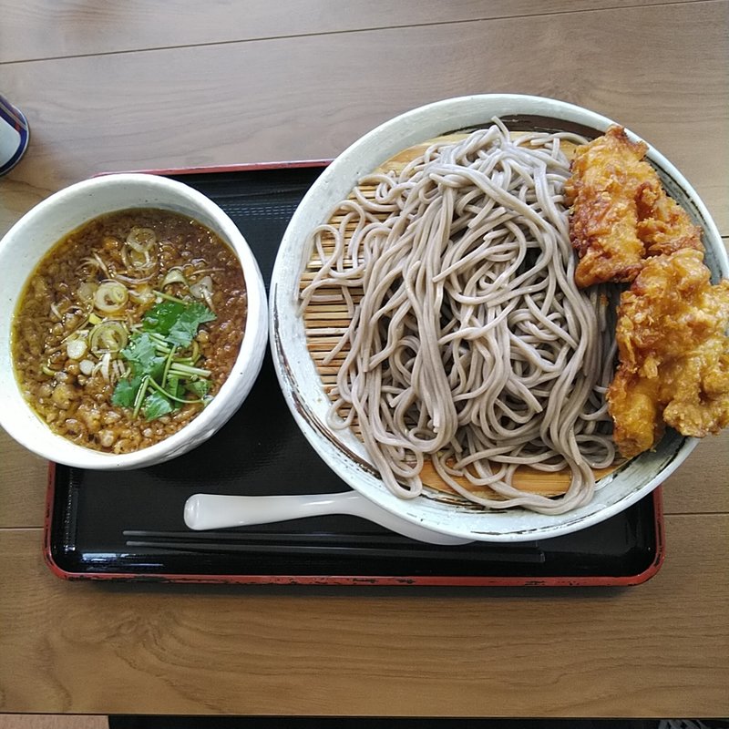 辛い鶏天肉つけ蕎麦(鷄専門食堂 まるどり)