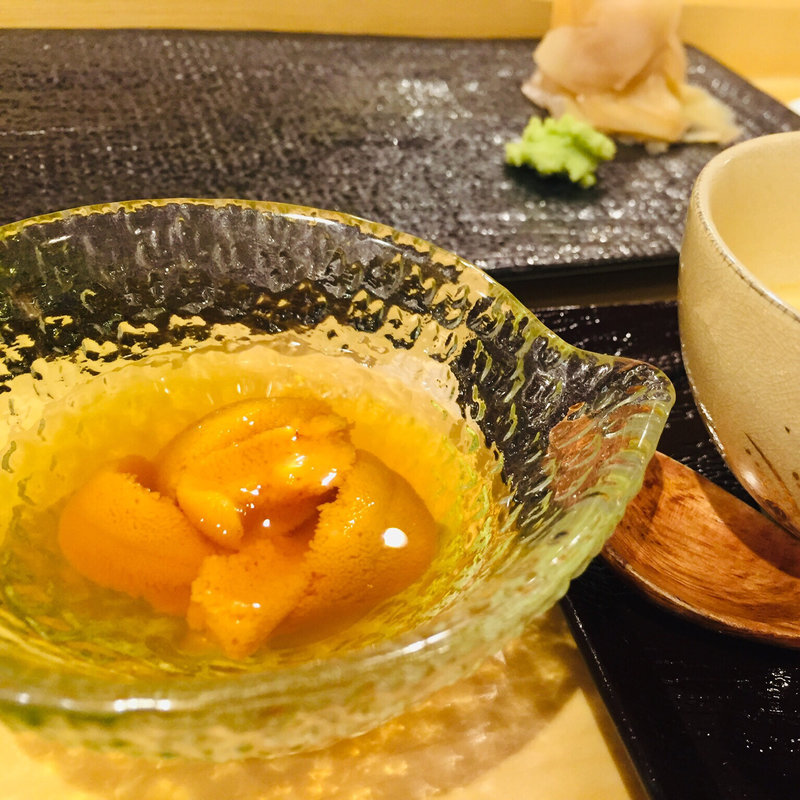 雲丹の昆布出汁仕立て(鮨一)