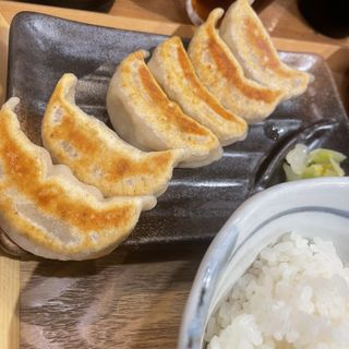 餃子定食(肉汁餃子製作所ダンダダン酒場 八幡山店)