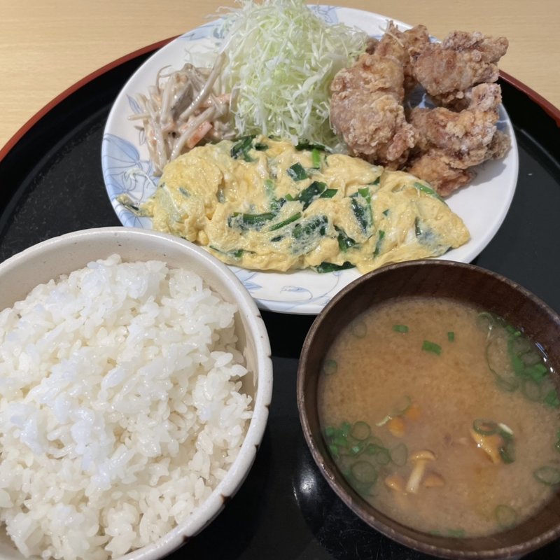 唐揚げニラ玉定食(善太郎食堂)