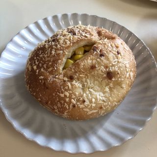 コーンチーズパン(ブーランジェリー　ラ・テール （ＢＯＵＬＡＮＧＥＲＩＥ　LA TERRE）)