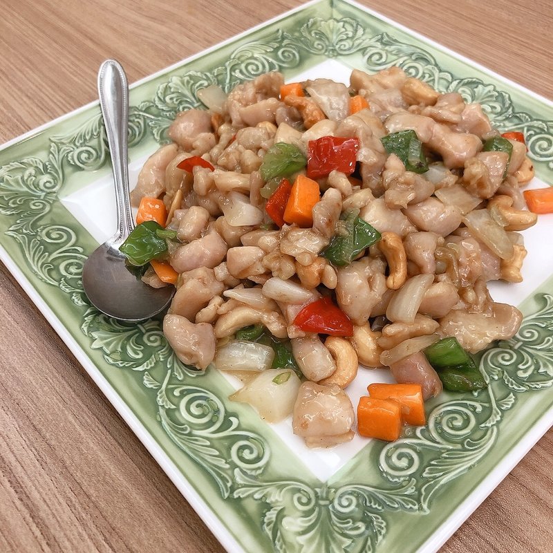 鶏肉のカシューナッツ炒め(四川飯店(シセンハンテン))