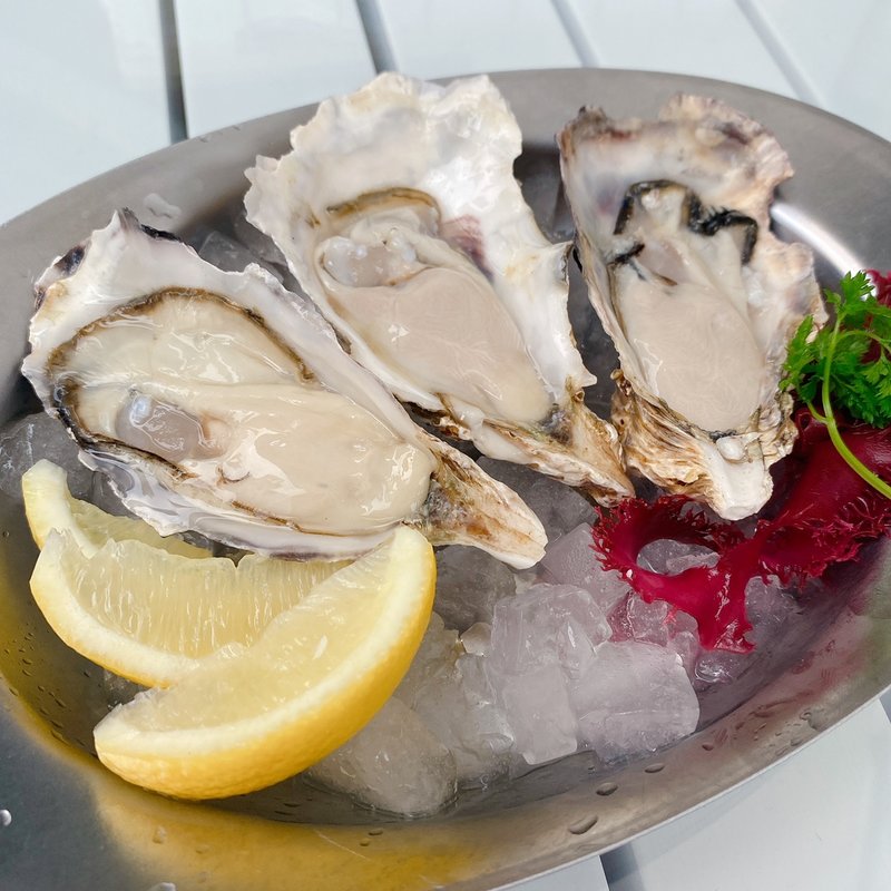 生牡蠣(神戸三宮オイスターハウス)