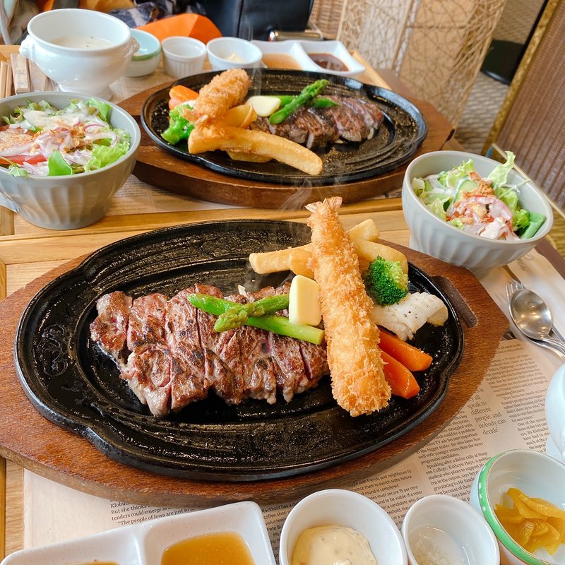 熟成肉と海老フライ　ステーキランチA(オサキ和カフェ)