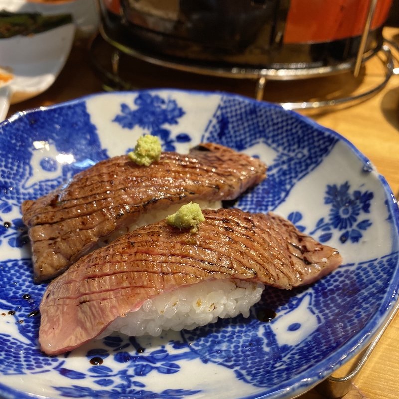 和牛あぶり寿し(肴家 ひらり （sakanaya-hirari）)