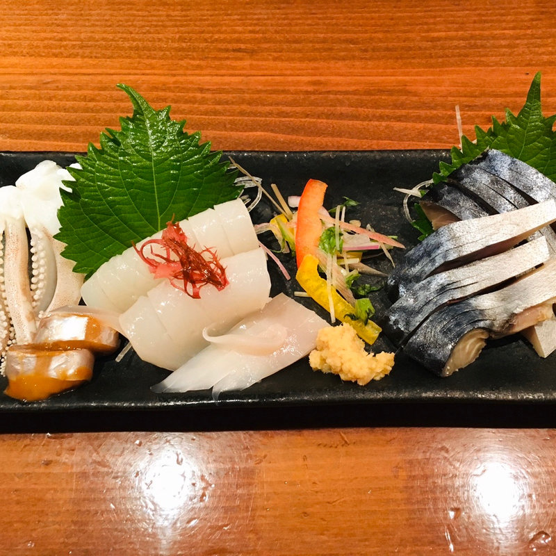 刺身(さめ八 （さめはち）)