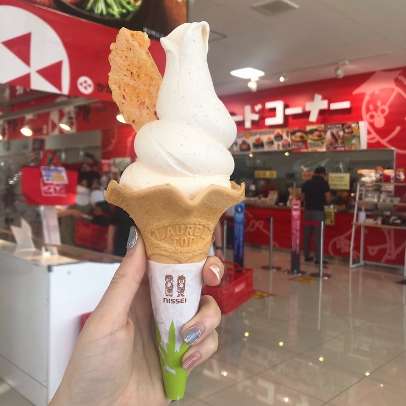 つぶつぶめんたいソフトクリーム(かねふくめんたいパーク伊豆)