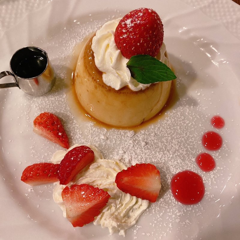 苺のプリンアラモード(星乃珈琲店 新宿東口店)