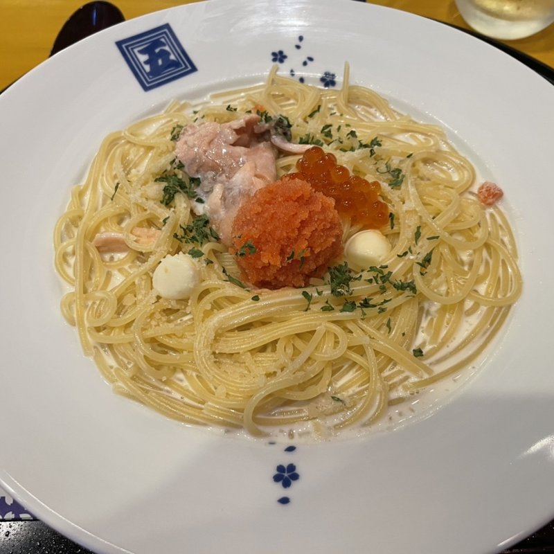 サーモンといくらとモッツァレラチーズの明太子クリームパスタ(洋麺屋五右衛門 目黒駅前店)