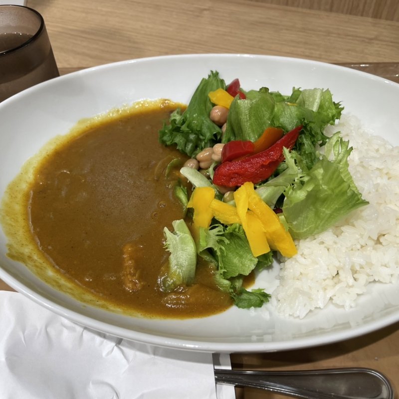 とうきょうサラダカレー(カレーショップ C＆C 有楽町店 （カレーショップ シー・アンド・シー）)