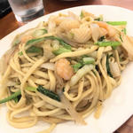 海鮮平麺炒め(上海料理 萬来亭(バンライテイ))