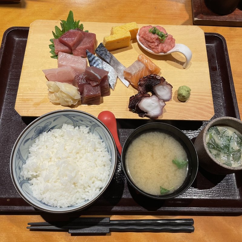 ごろごろ刺身定食(魚がし日本一 赤坂店 （ウオガシニホンイチ）)