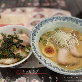 たくみラーメン&チャーシュー丼(麺屋たくみ 駅前店)