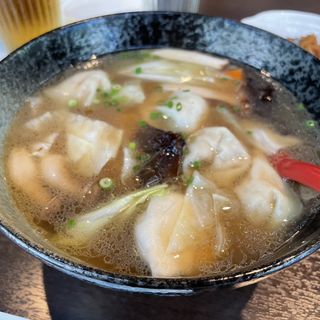 ワンタン麺(中華 金鼎)